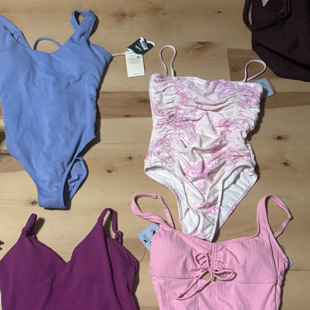 Set of 4 Shade & Shore swimsuits